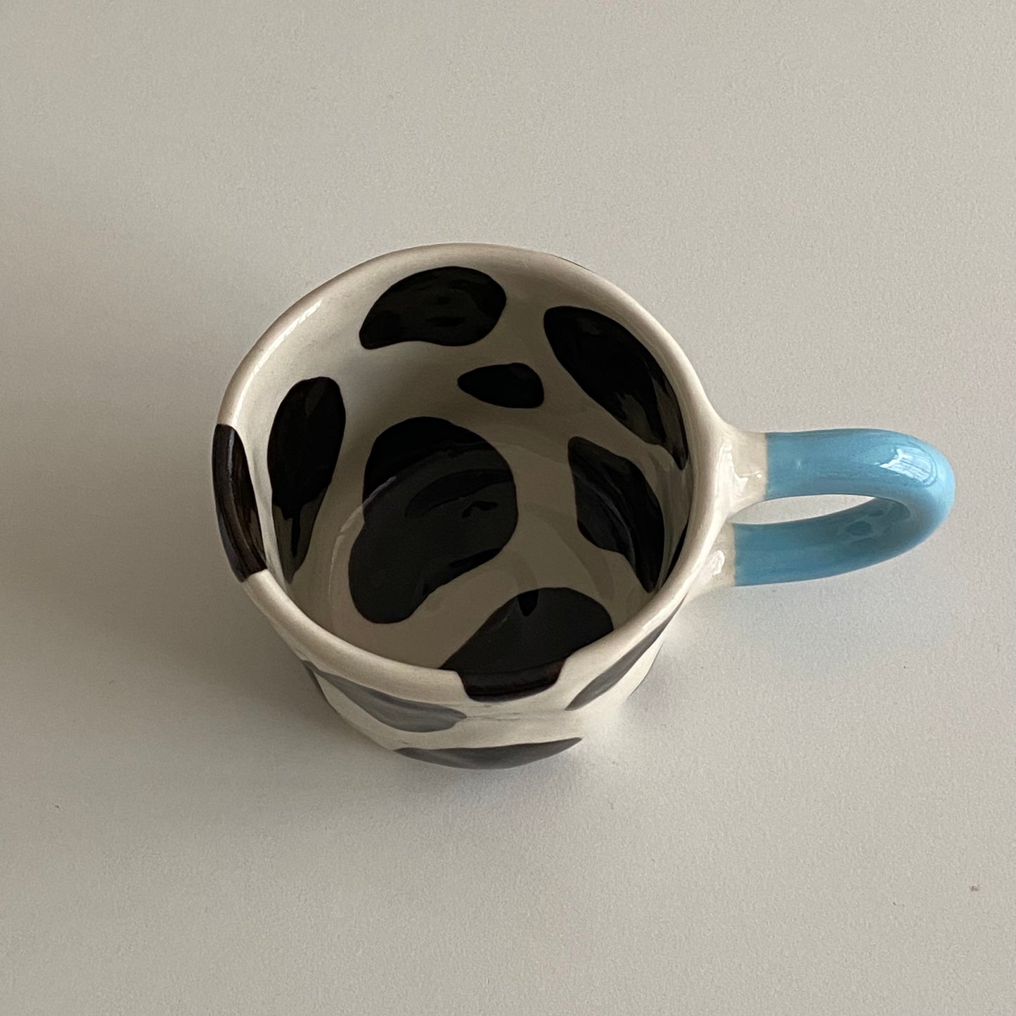 Kubek w krowie łaty